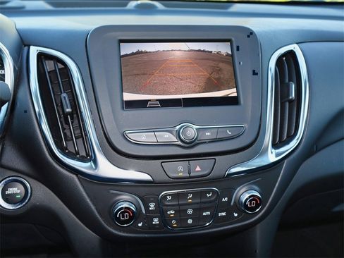 Used 2022 Chevrolet Equinox LT image 21