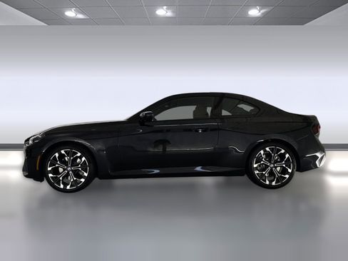 Used 2026 BMW 230i Coupe w/ Convenience Package RWD image 2