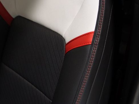 Used 2023 GMC Canyon AT4X image 18