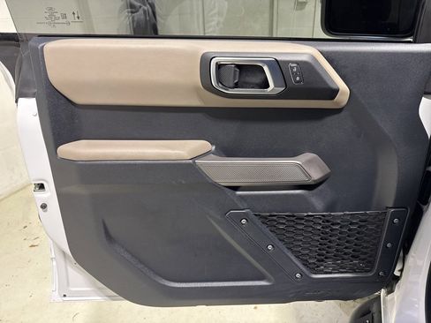 Used 2022 Ford Bronco Wildtrak image 16