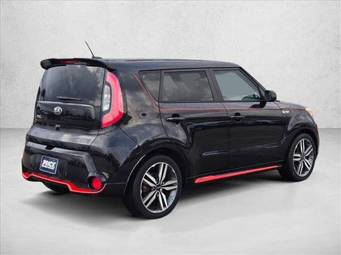 Used 2015 Kia Soul + image 5