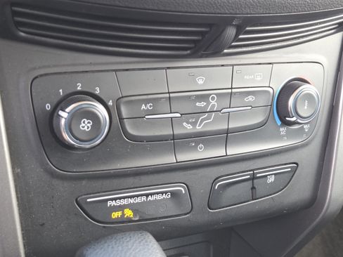 Used 2017 Ford Escape S FWD image 27