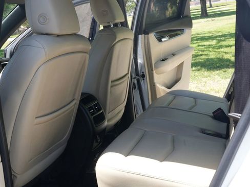 Used 2017 Cadillac XT5 FWD w/ LPO, Wheel Lock Package image 7