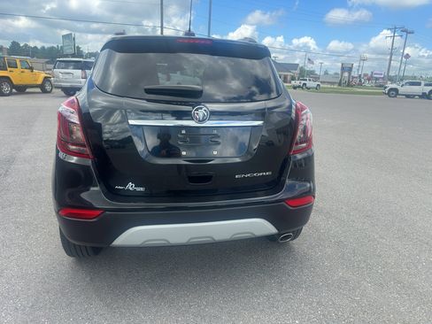 Used 2022 Buick Encore Preferred w/ Safety Package image 5