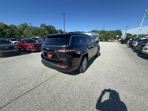 Used 2022 Jeep Grand Cherokee L Laredo w/ Luxury Tech Group I AWD/4WD image 7