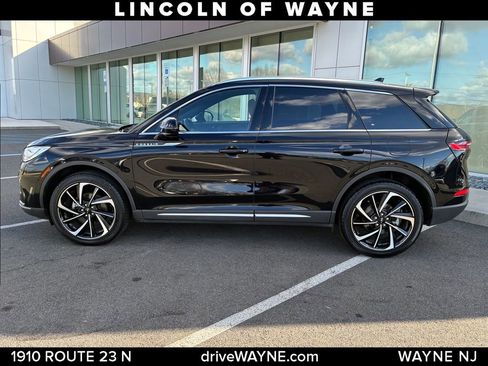 Certified 2023 Lincoln Corsair Reserve w/ Equipment Group 201A AWD/4WD image 2