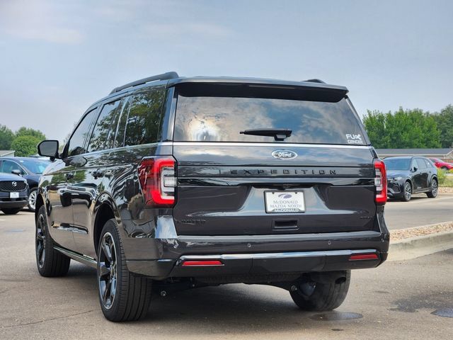 Used 2024 Ford Expedition Limited AWD/4WD image 3