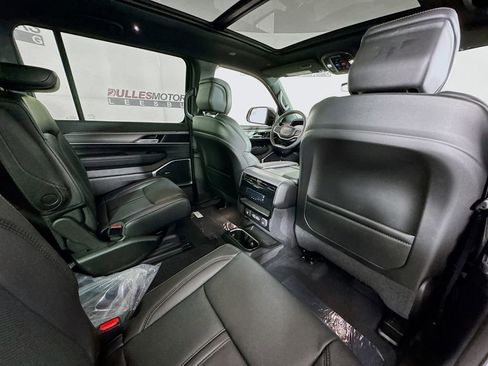 New 2026 Jeep Grand Wagoneer 4WD w/ Premium Group I image 28