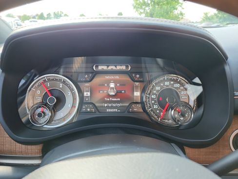 Used 2022 RAM 3500 Limited AWD/4WD image 18