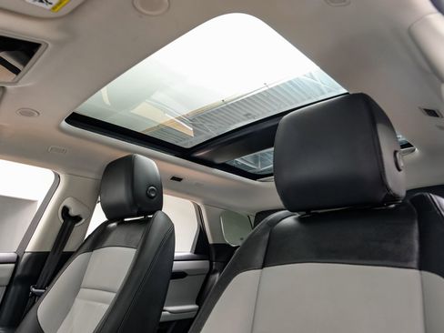 Used 2024 Land Rover Range Rover Evoque Dynamic SE image 5