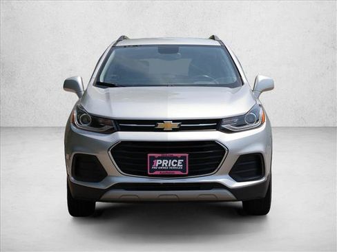 Used 2019 Chevrolet Trax LT w/ Driver Confidence Package AWD/4WD image 2