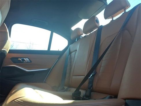Used 2020 BMW 330i xDrive Sedan w/ Premium Package image 12