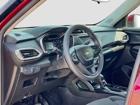 Used 2023 Chevrolet TrailBlazer LT FWD image 9