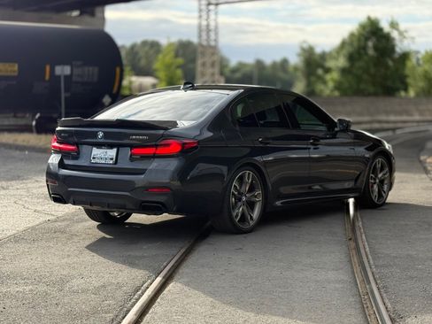 Used 2023 BMW M550i xDrive w/ Executive Package AWD/4WD image 3