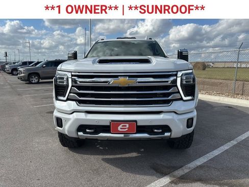 Used 2024 Chevrolet Silverado 2500 High Country w/ Technology Package image 2