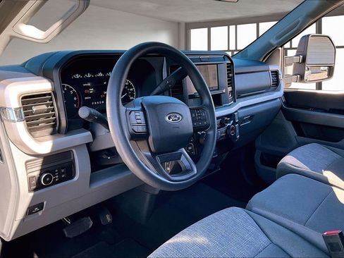 Used 2025 Ford F250 XLT image 17