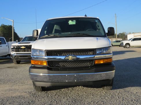 New 2026 Chevrolet Express 3500 Extended w/ Driver Convenience Package RWD image 7