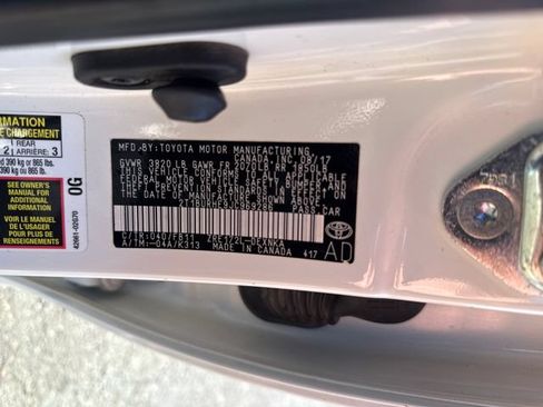 Used 2018 Toyota Corolla LE FWD image 16