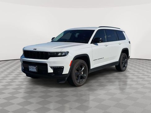Used 2023 Jeep Grand Cherokee L Limited w/ Luxury Tech Group II AWD/4WD image 3