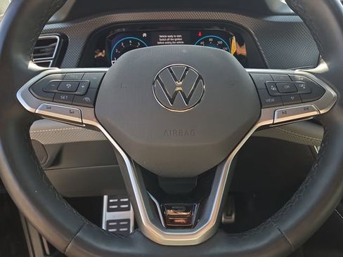 Used 2024 Volkswagen Atlas Cross Sport SEL R-Line image 31