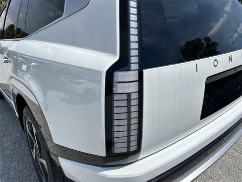 New 2026 Hyundai Ioniq 9 Limited image 16