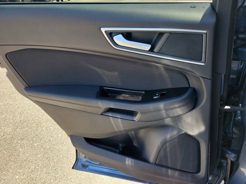 Used 2019 Ford Edge SEL FWD image 14