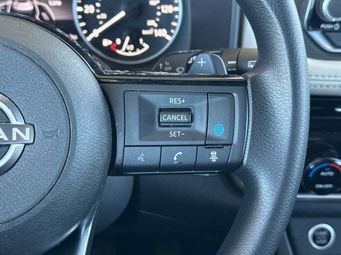Used 2023 Nissan Rogue SV FWD image 30