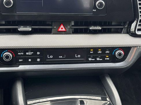 Used 2024 Kia Sportage LX image 23