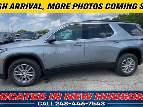 Used 2023 Chevrolet Traverse LT FWD image 7