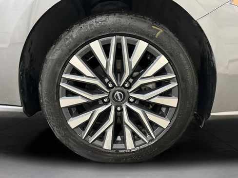 Used 2024 Nissan Altima 2.5 SV AWD/4WD image 23