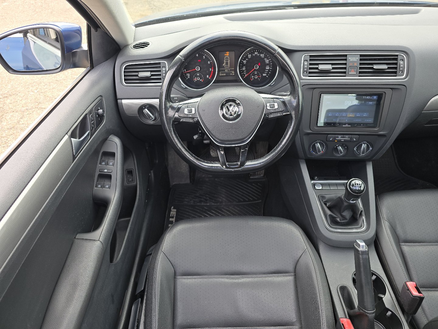 Used 2017 Volkswagen Jetta SE FWD image 25