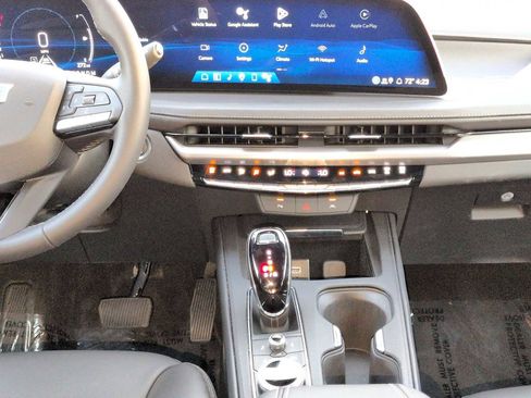 New 2025 Cadillac XT4 Premium Luxury image 18