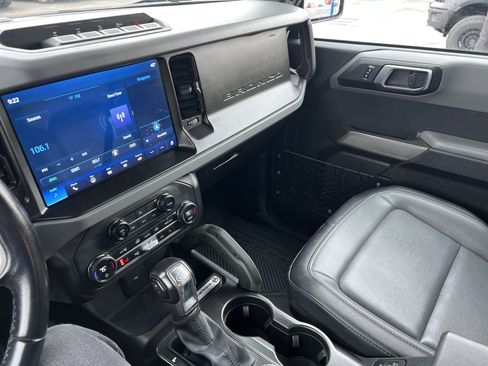 Used 2023 Ford Bronco Everglades image 23