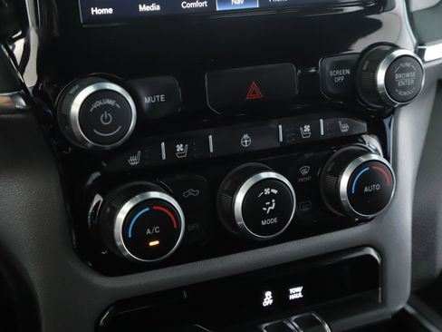 Used 2024 RAM 1500 Laramie image 15