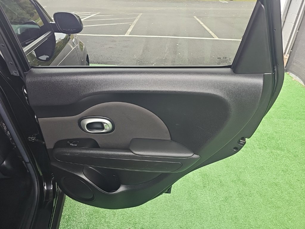 Used 2019 Kia Soul + FWD image 37