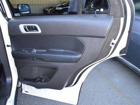 Used 2013 Ford Explorer XLT AWD/4WD image 56