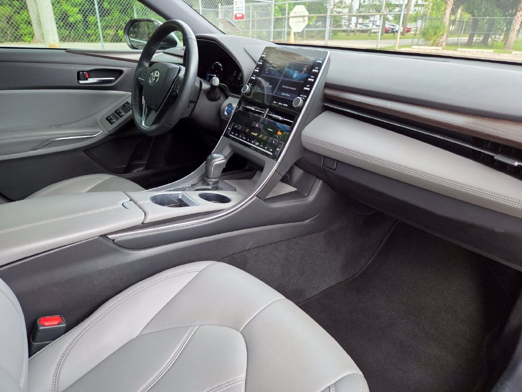 Used 2021 Toyota Avalon XLE FWD image 13