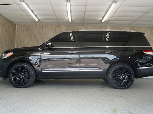 Used 2023 Lincoln Navigator Reserve AWD/4WD image 5