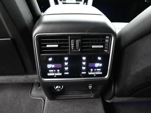 Certified 2023 Porsche Cayenne S Platinum AWD/4WD image 18