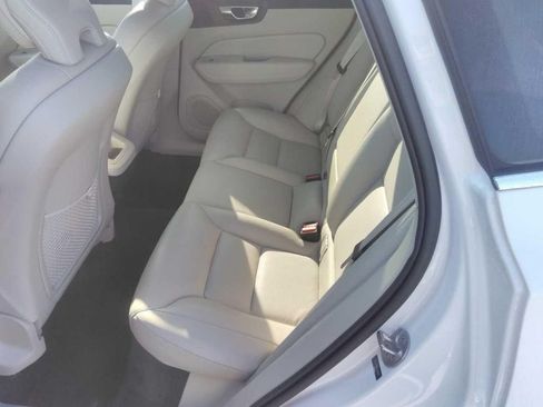 Used 2023 Volvo XC60 B5 Plus AWD/4WD image 7