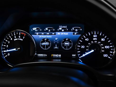 Used 2019 Ford Expedition XLT w/ Equipment Group 202A RWD image 16