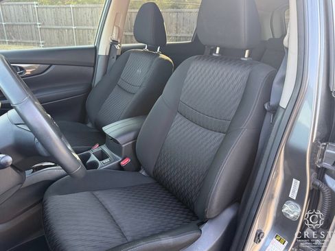 Used 2018 Nissan Rogue SV FWD image 11