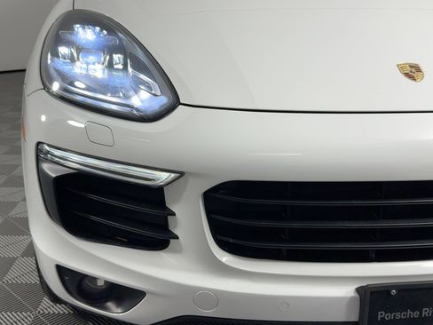 Certified 2018 Porsche Cayenne Platinum Edition image 11