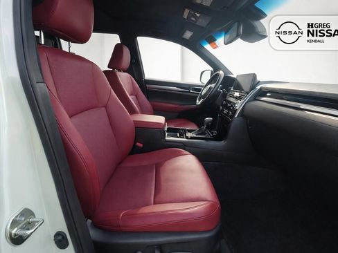 Used 2022 Lexus GX 460 Premium w/ Premium Package AWD/4WD image 11