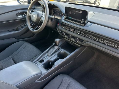 Used 2025 Honda Accord SE image 18