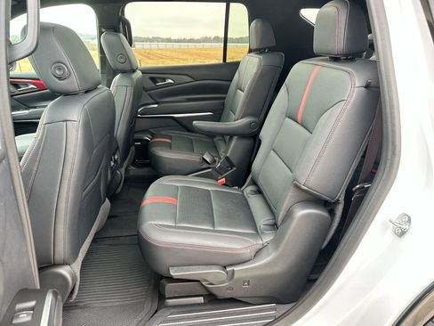 Used 2024 Chevrolet Traverse RS w/ LPO, Floor Liner Package image 21