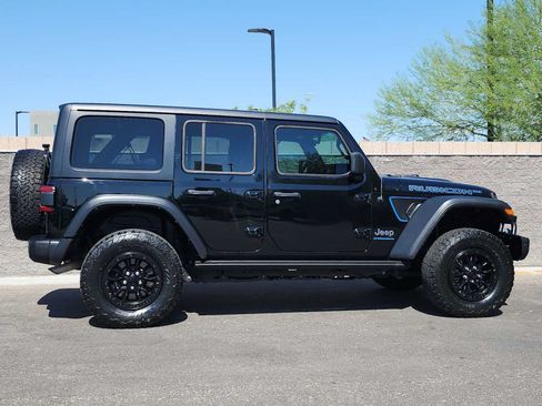 Used 2023 Jeep Wrangler Unlimited Rubicon 4xe AWD/4WD image 9