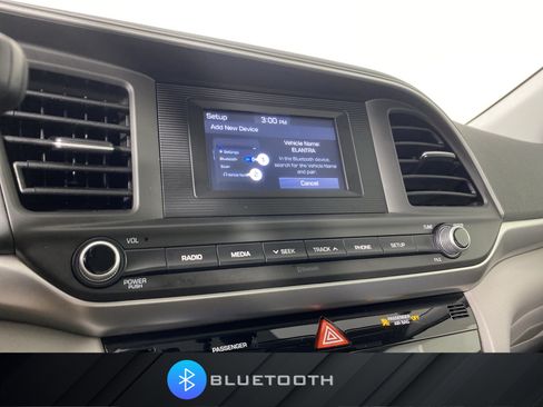 Used 2020 Hyundai Elantra SE FWD image 4