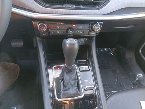 Certified 2024 Jeep Compass Latitude image 20