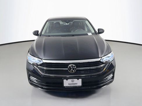 Used 2022 Volkswagen Jetta SE FWD image 2